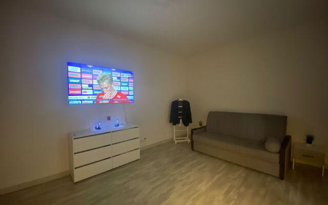 Квартира Новая современная 1-к у Метро Пионерская, Удельная