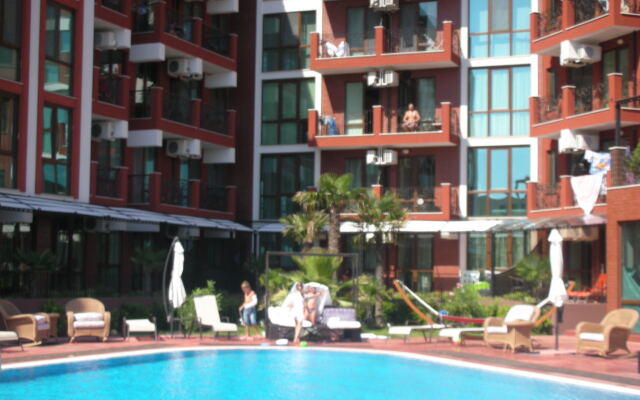 Chateau Del Marina Apartments