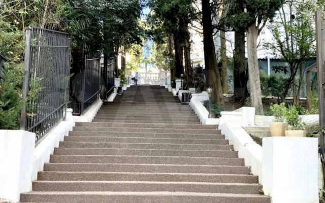 Stilnye Dendrary Apart V Komplekse S Basseynom Apartments