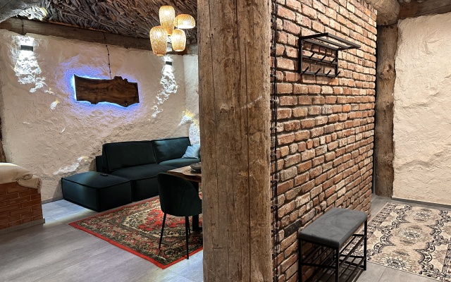 Gnѣzdo S Kaminom i Dvumya Spalnyami Private House