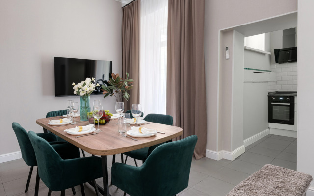 Квартира GM Apartments Четырехкомнатные с двумя санузлами