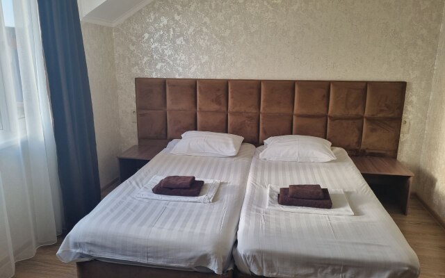 Akhra Guest House