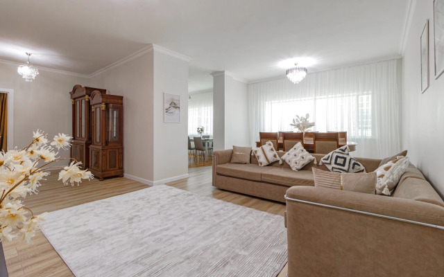 S Panoramnymi Oknami V Tsentre Apartments