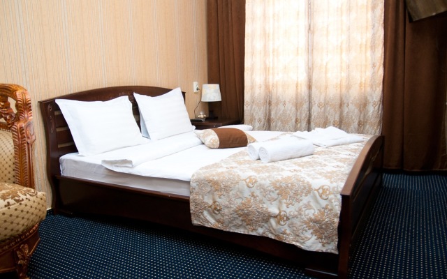Promenad Hotel