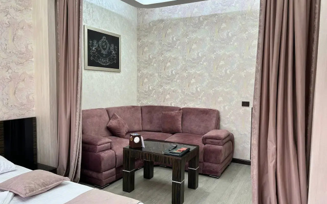 Отель Roma Yerevan & Tours