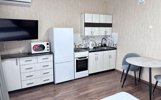 Na Ulitse Bratyev Kashirinykh 111 Flat