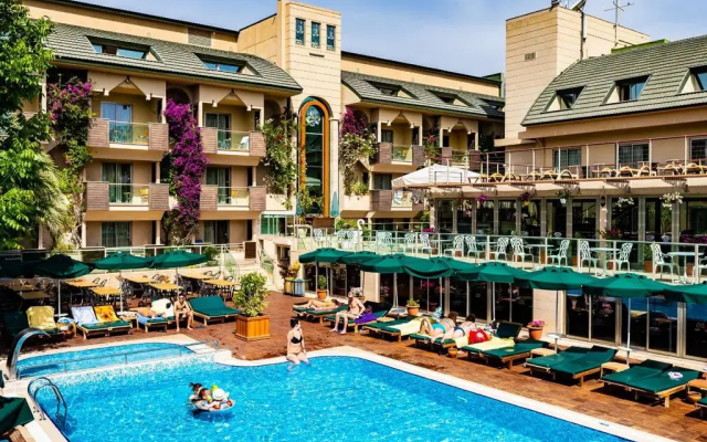 Ambassador Plaza Hotel