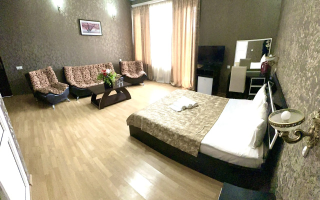 Qeroli old town Hotel