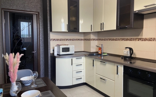 Na Ulitse Mikheeva 25 Flat