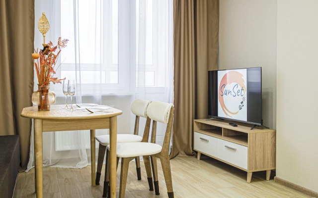 Апартаменты SunSet Чазова 2