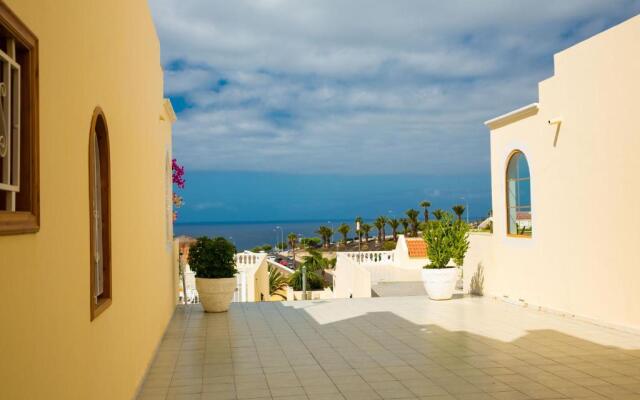 Parque Cristina Ocean View Apartments