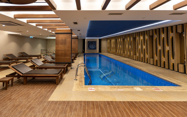 Отель Delta Hotels by Marriott Antalya Lara