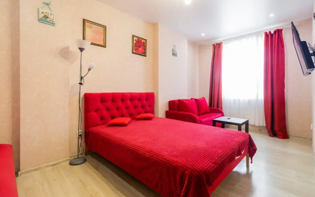 Apartamenty v Novom dome, 3 razdel'nyh spal'nyh mesta, do metro 5 minut peskom bonus kofemasina