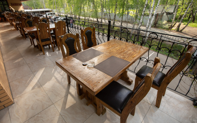 Yuzhniy dvorik Hotel