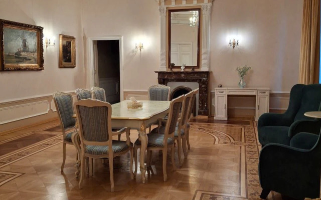Izi Jiza Na Voskresenskoy Naberezhnoy 30 Apartments