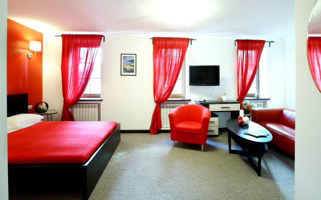 Aviator Hotel