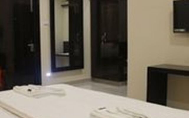 Hotel Raj Vista Suites & Convention