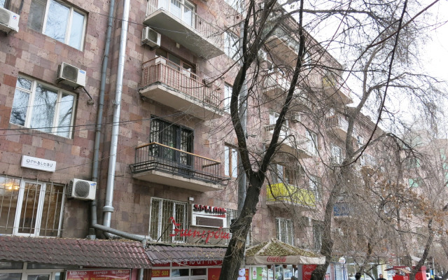 Ploschad Andreya Sakharova Flat