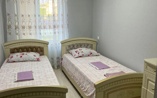 Flat Uyutnaya Dvukhkomnatnaya Kvartira
