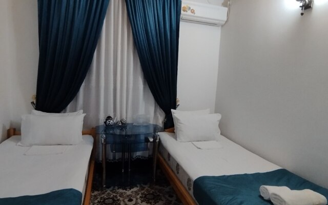Parvina Hotel