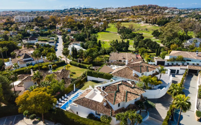 All About Villa Breeze
