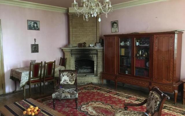 Aram Guest house