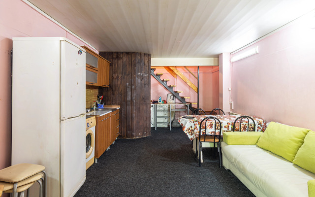 Na Leselidze 10b Guest House