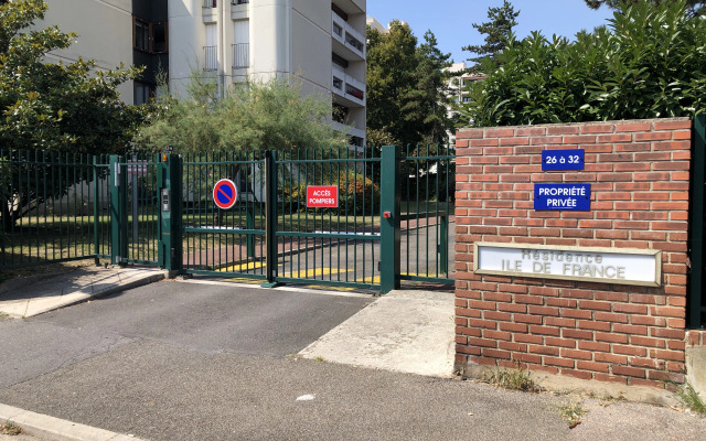 Big Apart Nanterre City Apartments