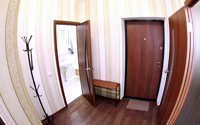 By Uloo na Prospekte Oktyabrya Apartments