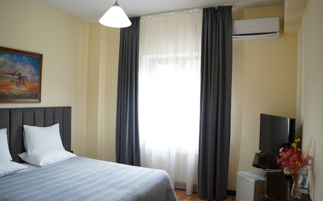 Saraishyq Hotel
