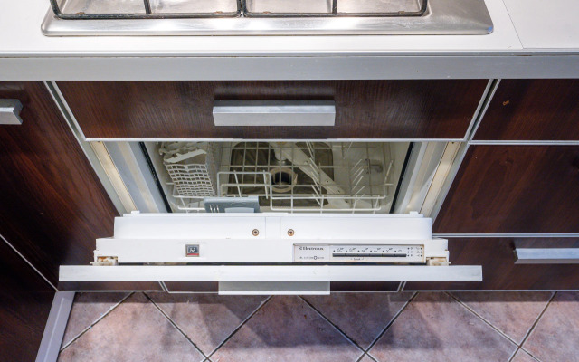 Апартаменты на Моисеенко 4