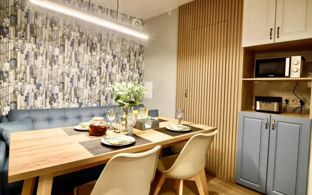 Квартира Трехкомнатная с Новым Дизайнерским Ремонтом