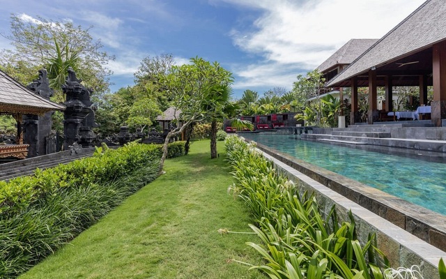 Отель La Reserve 1785 Canggu Beach