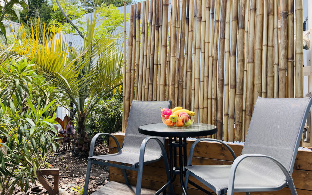 Little Palm Hotel