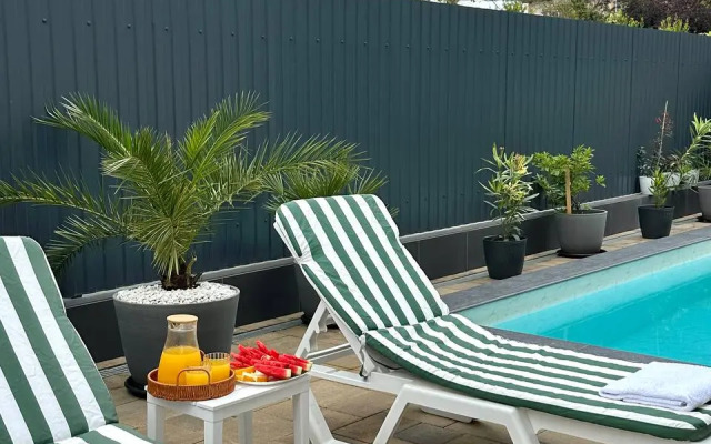 Eko s Basseynom Guest House