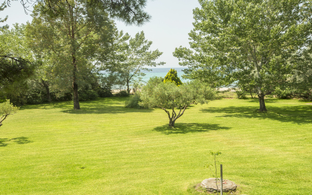 Greenlea Beachfront Spathies Villa