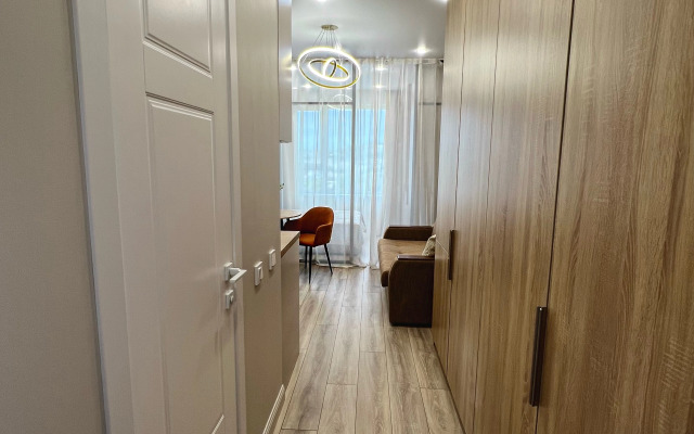 TopHouse na Strelkovoy 18k2 Apartments
