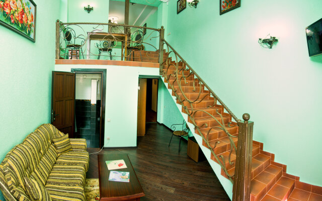 Pervyij Dohodnyij Dom Guest house