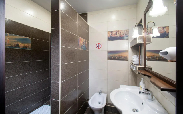 Bolshoy Razdelny Lyuks V Tsentre Flat