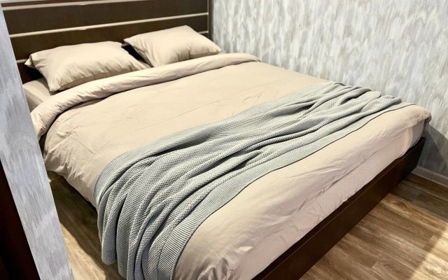 Квартира Просторная с Балконом на Строителей 2