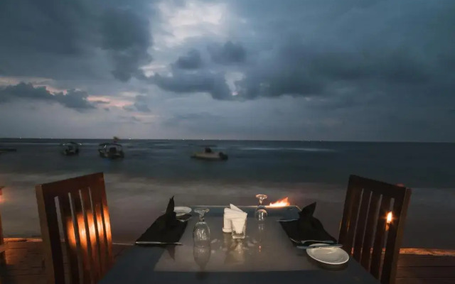 Hikkaduwa Beach Resort Hotel