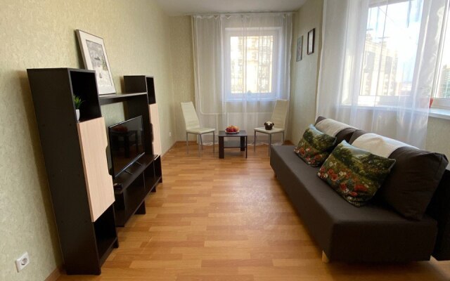 Квартира 2ккв у метро Парнас