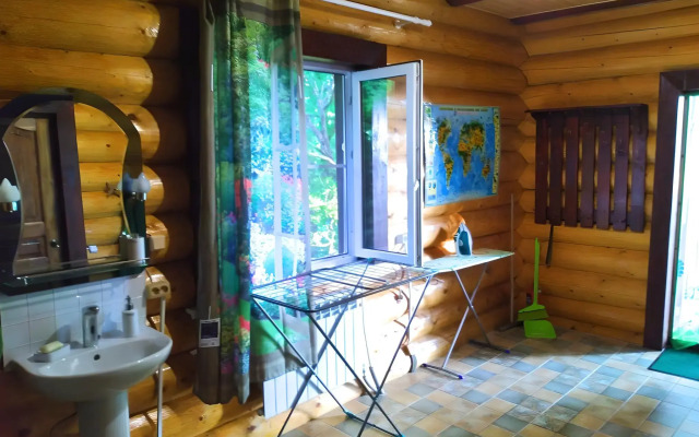 Brevenchatyij Guest House