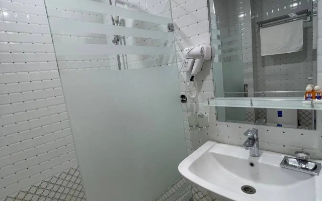 Hotel Status Inn