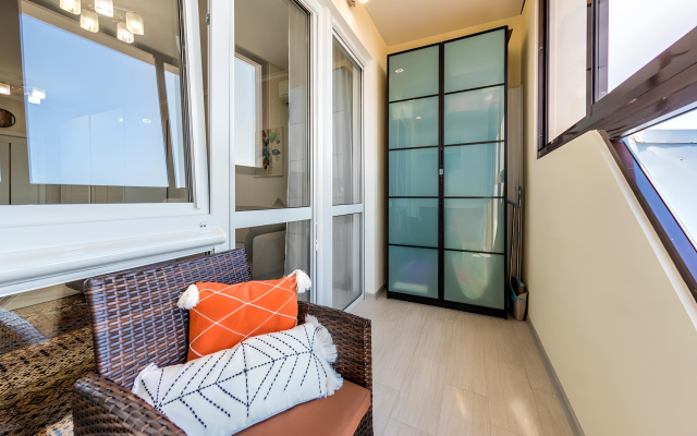 Roz Del Mar Apartments