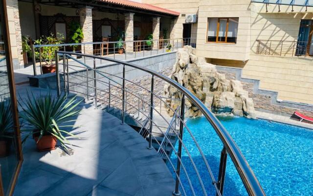 Hotel Grand Hills