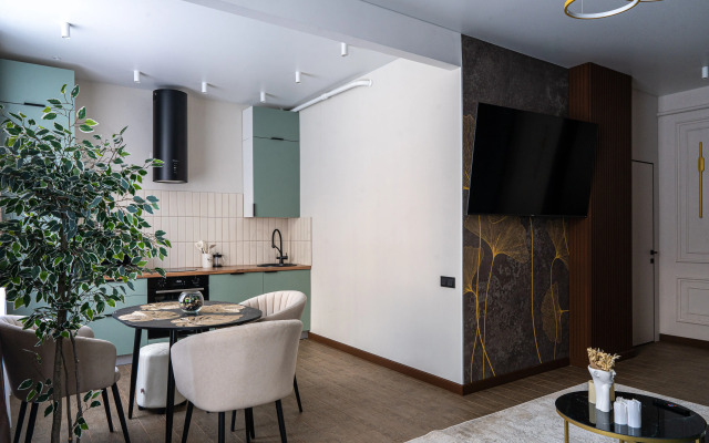 Ryadom S Chkalovskoy Lestnitsey Apartments
