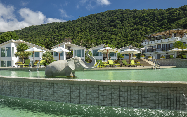 Vannee Golden Sands Beachfront Resort