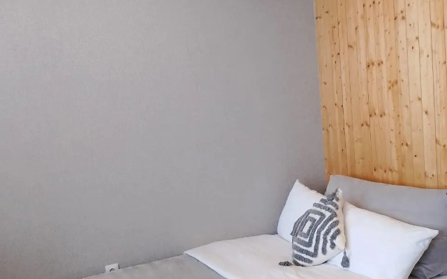 Studiya Grafit V Olimpiyskom Gorodke Flat