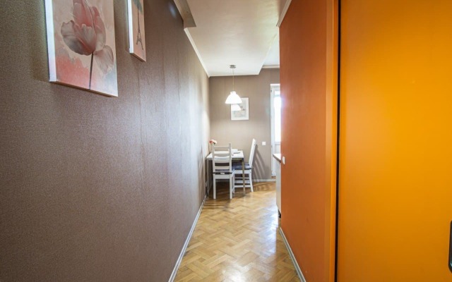 Na Ulitse Dmitriya Ulyyanova 43/3 Flat